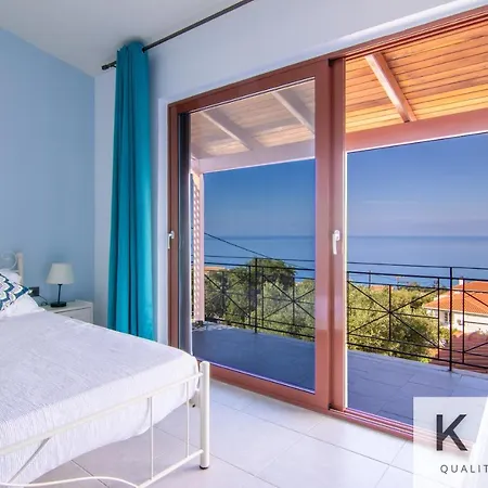 Appartement Dennis Grand View In Village! Wide Angle Views! *